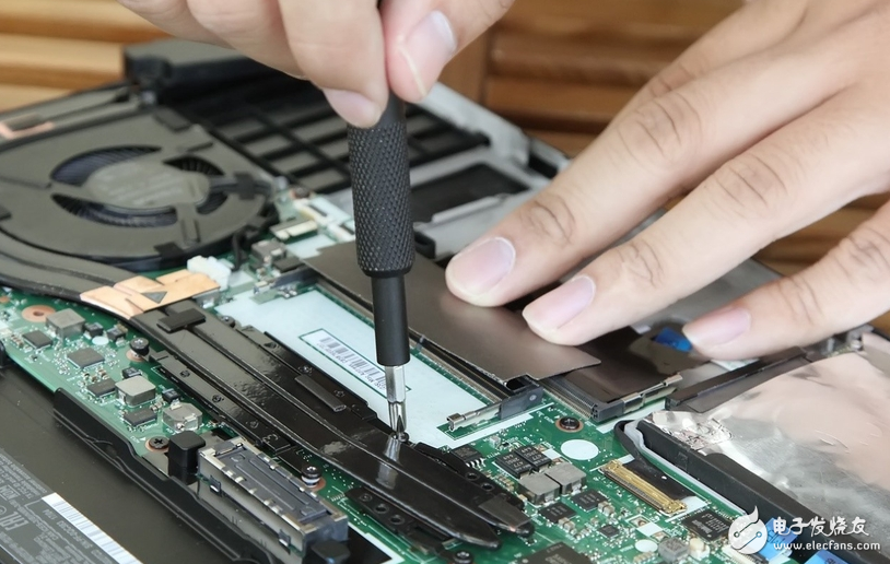 ThinkPad T471拆機(jī):經(jīng)典之所以是經(jīng)典,是因?yàn)閺膩?lái)不玩虛的!